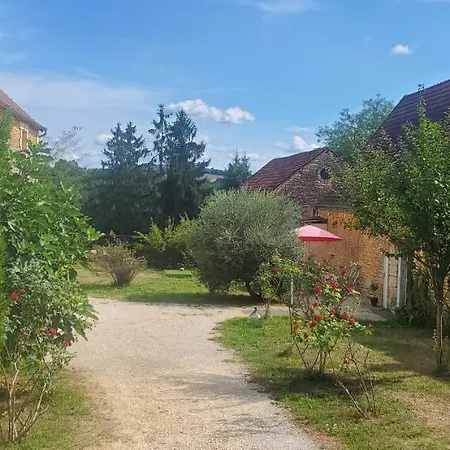 A Mons & Merveilles Bed & Breakfast Archignac